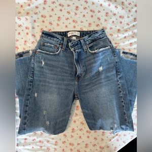 Abercrombie Curve Love Mom Jeans - 25